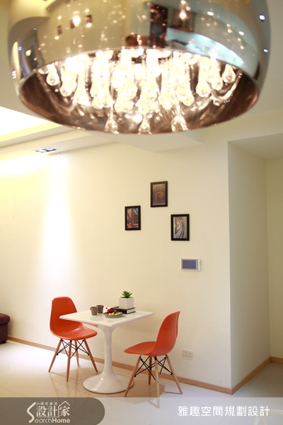 色彩是傳遞心情的媒介，當色彩與圖騰相遇時，就變成一